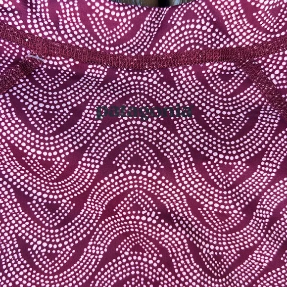 NWT Patagonia Micro Swell Rashguard Bluff River Arrow Red Short Sleeve Size Med - Picture 4 of 10